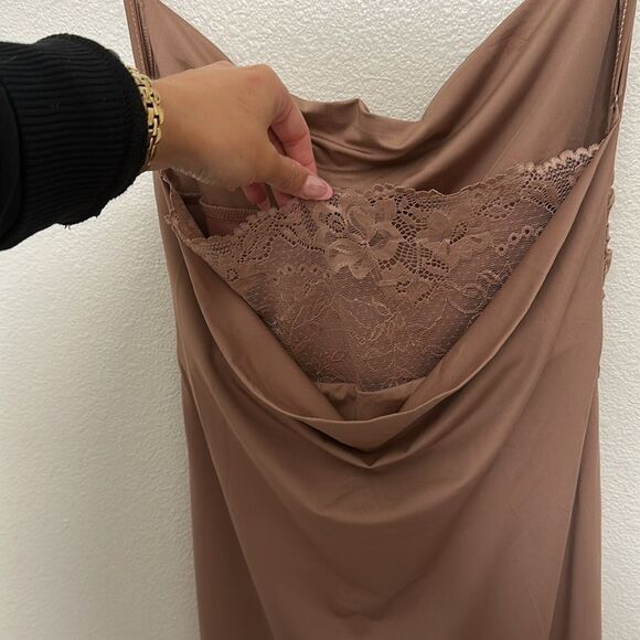 Elegant Tan Bodycon Dress - Picture 4 of 9